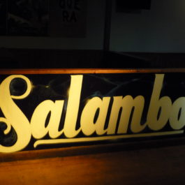 Disco Pub Salambo, Solares